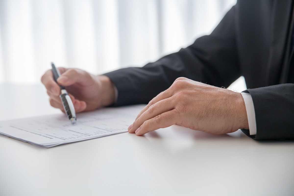 Private and limited company types: UK business sign showing a company name ending in Ltd